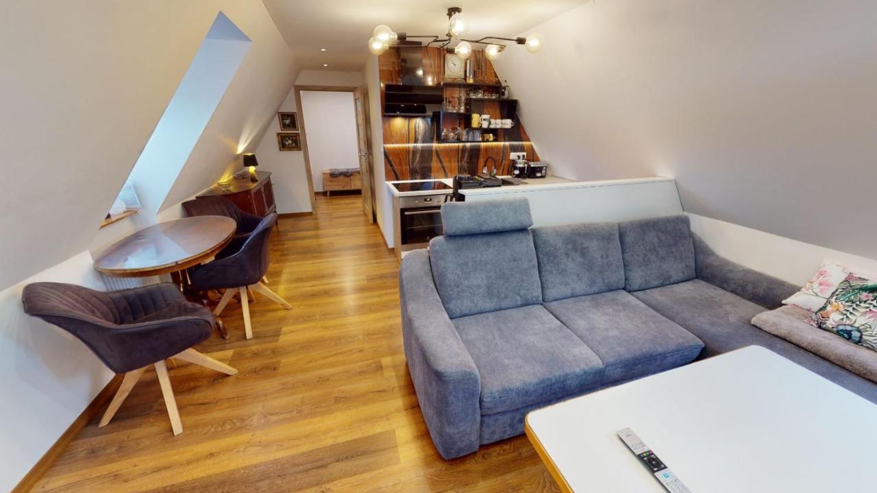 Apartman Atelier Vary V Nove Zrekonstruovanem Dome Karlovy Vary Exterior foto
